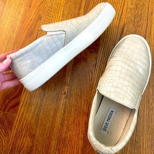 Steve Madden Gills sneaker shoes